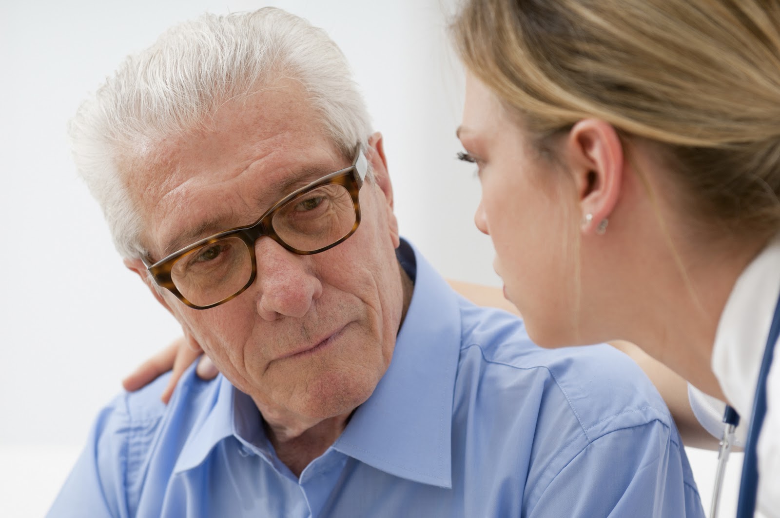 Bệnh về mắt của người già thường gặp và cách khắc phục