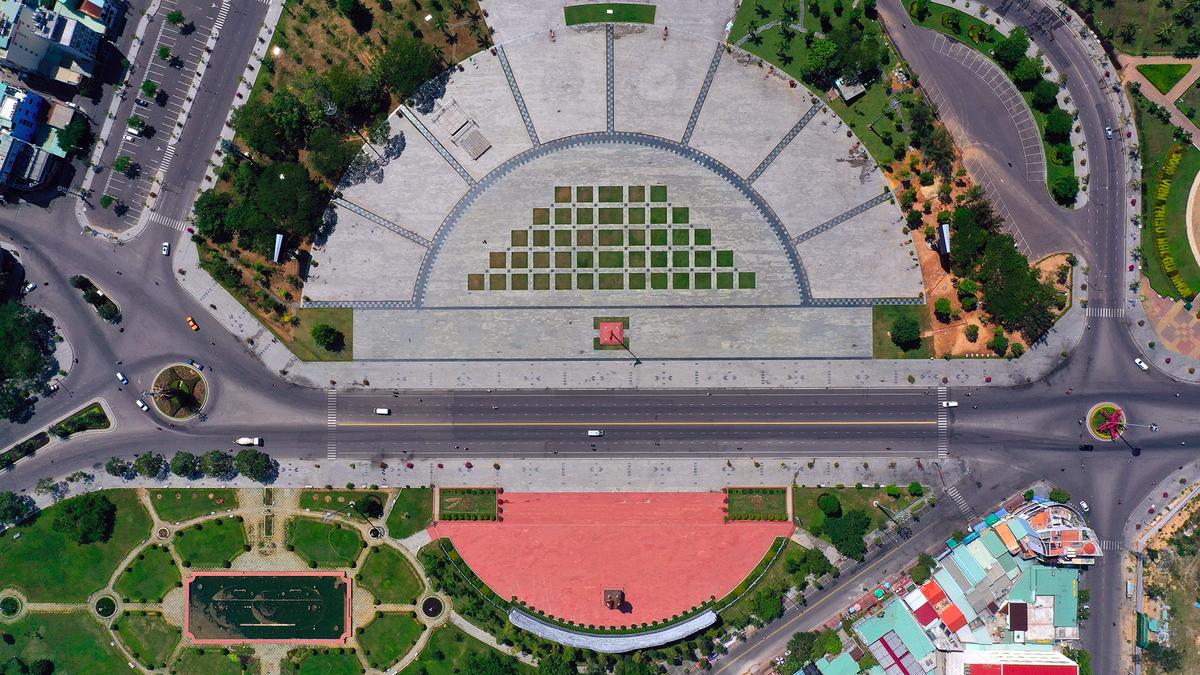quảng trường Nguyễn Tất Thành