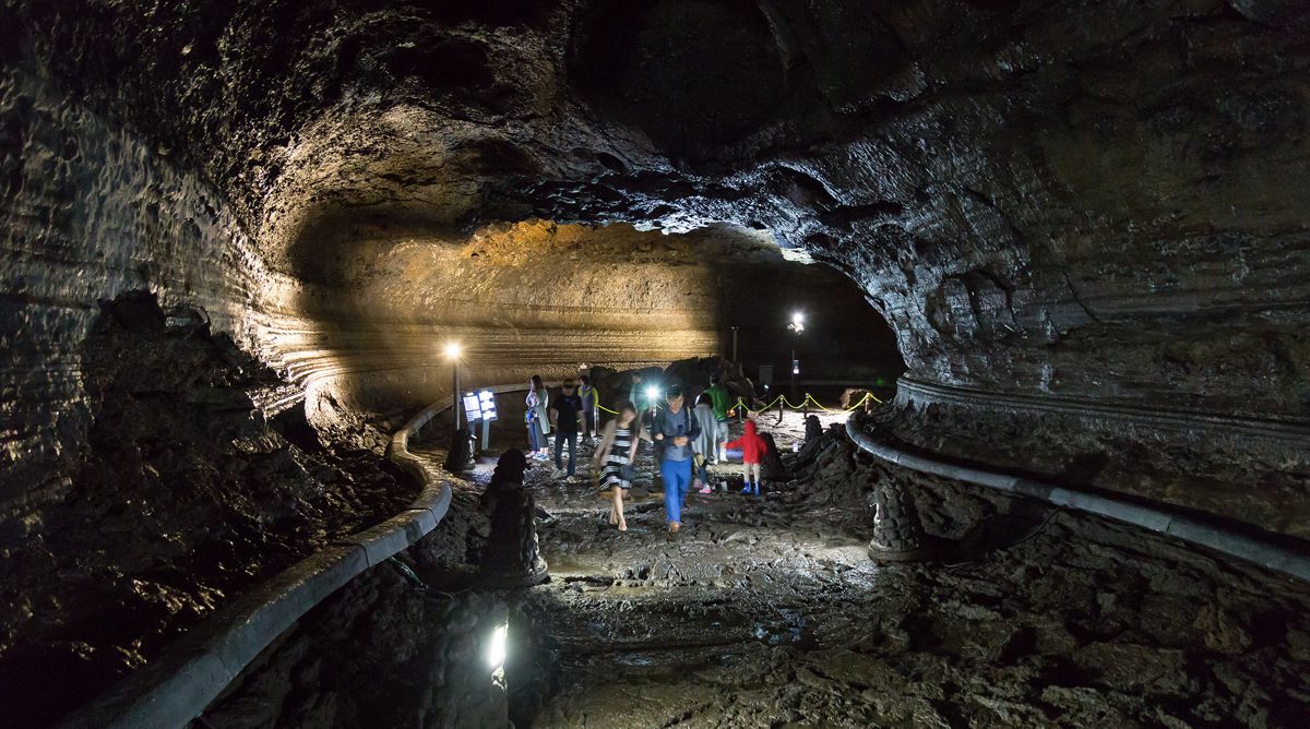 Khám phá hang động Manjanggul 