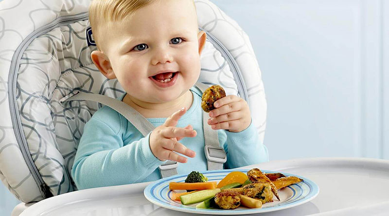 Trẻ 7 tháng tuổi cần chế độ dinh dưỡng như thế nào?